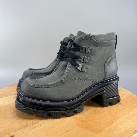 Dr Martens Corran 3I Womens Size 8 3-Eye Suede Heeled Boots Grey Wednesday NEW - Picture 3 of 8